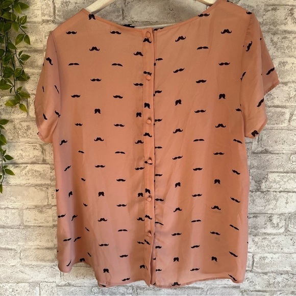 Torrid novelty mustache print blouse women’s size 0 pink - Picture 3 of 4